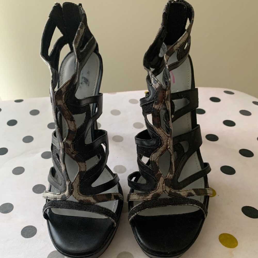 Charles and Keith Heels - Picture 3 of 7